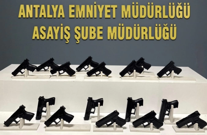 17 Adet Tabanca Ele Geçirildi