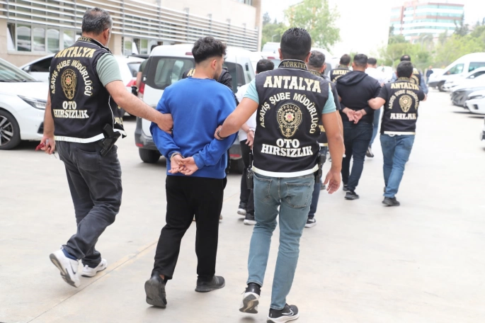 213 kişi tutuklandı 