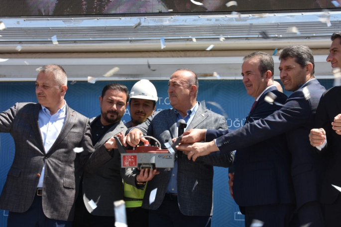 ABDURRAHMAN BAŞKAN  BUTONA MEVLÜT ÇAVUŞOĞLU İLE BİRLİKTE BASTI