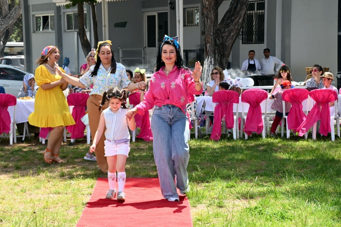 ANNELER GÜNÜ’NE ÖZEL 90’LAR PARTİSİ