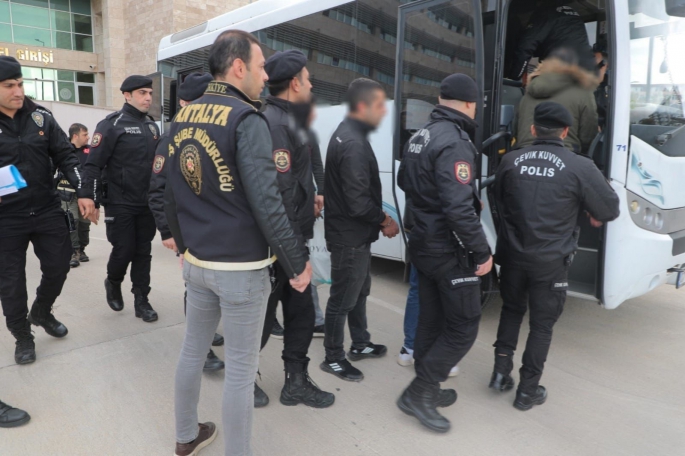 ARANAN  98  ŞAHIS YAKALANDI