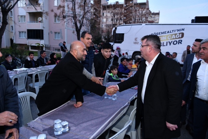 BEKİR KIVRIM  İFTARINI TOKİ KONUTLARINDA YAPTI