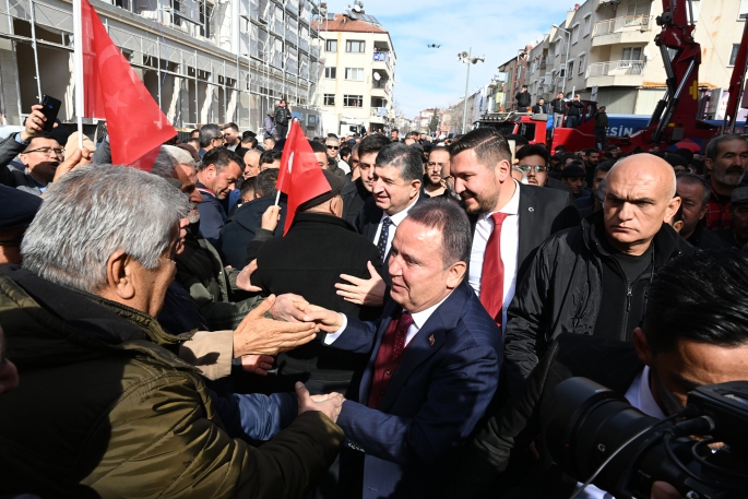 Böcek Korkuteli’nde vatandaşlarla buluştu 