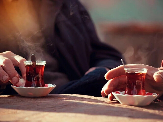 Burada çay 1 Lira