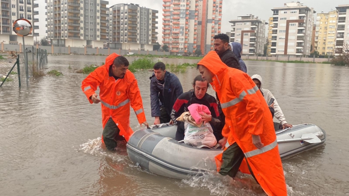 Büyükşehir yaraları sarıyor