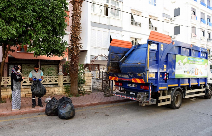 Çevreci Komşu Kart, ağaçları da korur
