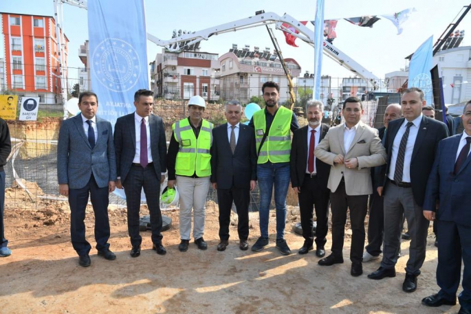 ÇOCUKLARIMIZIN VE ÜLKEMİZİN YARINLARINA YATIRIM YAPIYORUZ