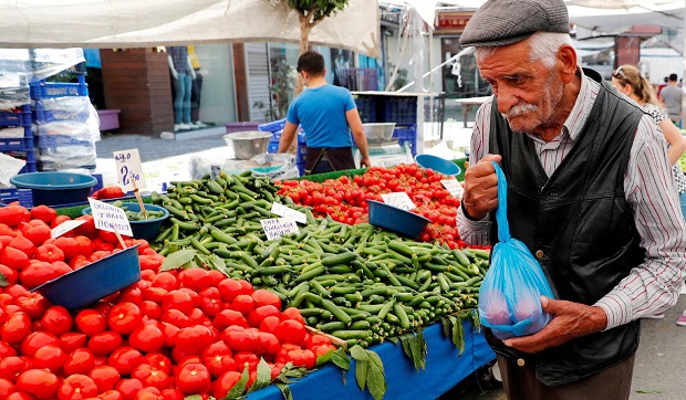 Enflasyon düşecek, hayat pahalılığı sürecek