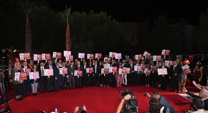 Festivale muhteşem gala