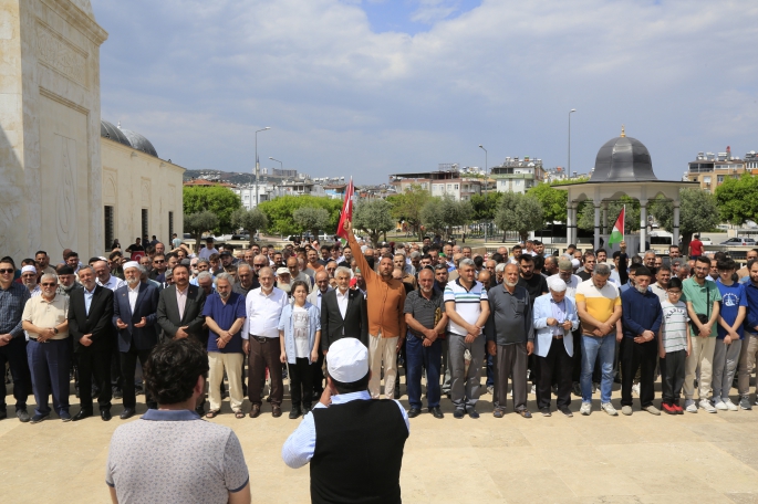 Filistin için gıyabi cenaze namazı kılındı