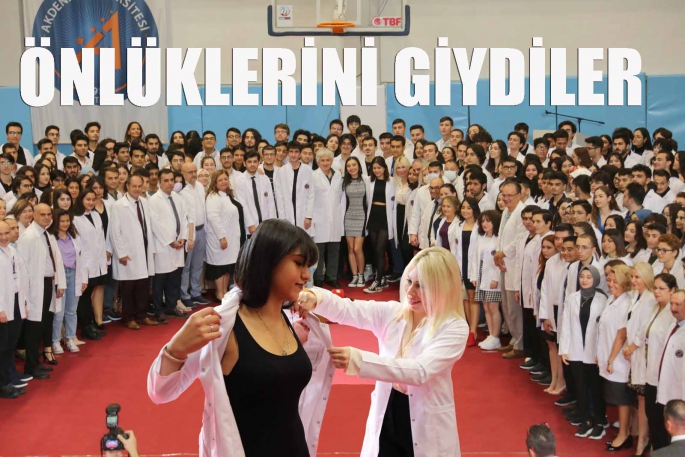 Geleceğin hekimleri beyaz önlüklerini giydi