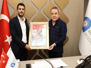   Alanyalı Gençlerden Başkan Muhittin Böceke Ziyaret