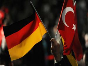 Almanya Türkiyeyi Kırmızı Listeden Çıkardı