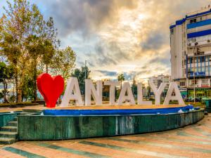 Antalyada İş İlanları %140, İş Başvuruları %70 Arttı