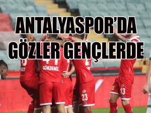  Antalyasporda gözler gençlerde