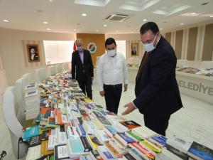 Bakan Ersoydan Cemil Meriç Kitaplığına 2 bin kitap bağışı