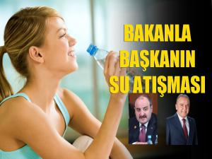 Bakan Varank İle Muhittin Böcekin Su Atışması