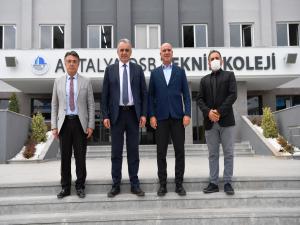 Başkan Esenden Antalya OSB Teknik Kolejine Tam Not