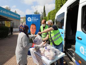 Büyükşehir Üreticiden Alıp Vatandaşa Dağıtıyor