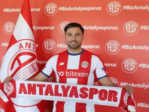 FTA Antalyaspor'da Sinan Gümüş İmzayı Attı