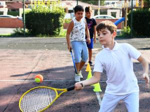 Konyaaltında Futbol ve Tenis Kursları Başlıyor