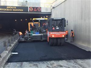  Meydan Altgeçidi asfaltı yenilendi 
