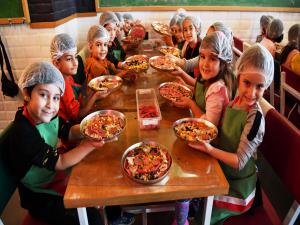Minik Ellerden Lezzetli Pizzalar