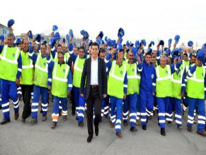 Tütüncüden Belediye İşçilerine Bayram İkramiyesi
