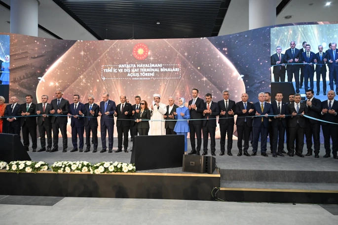 Havalimanı açılışını Erdoğan yaptı 