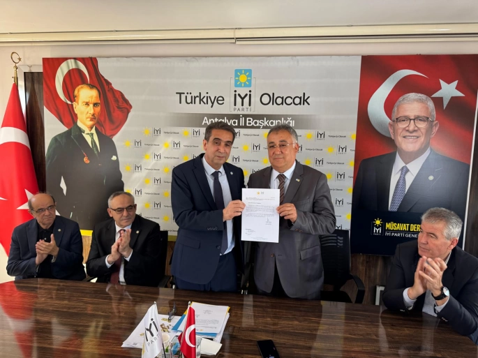 İYİ Parti Aksu’da Tütüşoğlu Başkan
