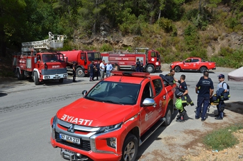 Büyükşehir ekipleri yangın sonrası da sahada 