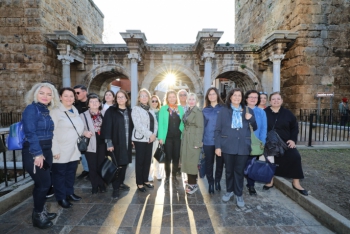 Türkiye’deki kadın rektör ve rektör yardımcıları Antalya’yı gezdi