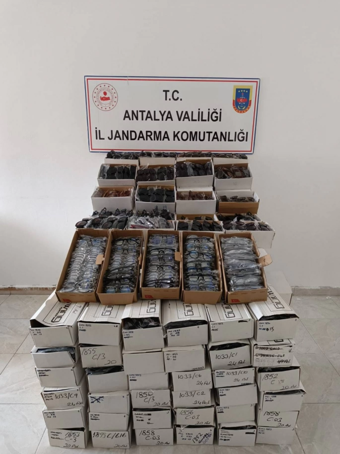 Kaçak gözlük yakalandı 