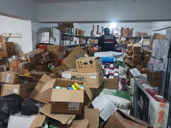 Kaçak /Tarihi geçmiş (4) Ton ilaç ele geçirildi