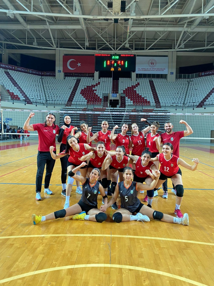 KADIN VOLEYBOL LİGİ’NDE ŞAMPİYON MANAVGAT BELEDİYESPOR