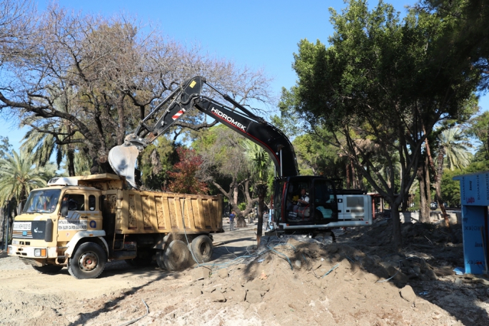 Karaalioğlu Parkı içerisindeki izinsiz yapılar yıkılıyor