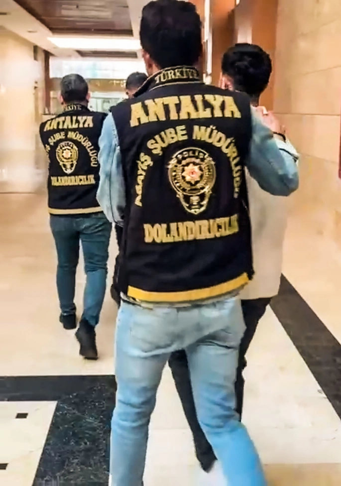 Kendisini polis olarak tanıtan şahıs yakalandı 