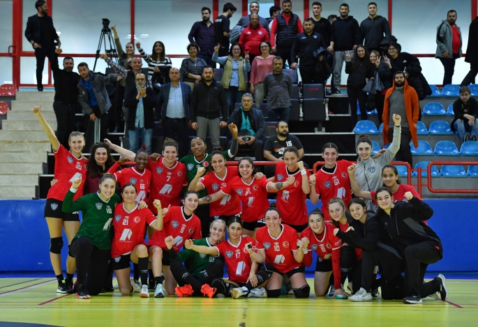 Konyaaltı’nın hedefi lideri yenmek