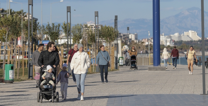 Liman Halk Plajı'na yoğun ilgi 