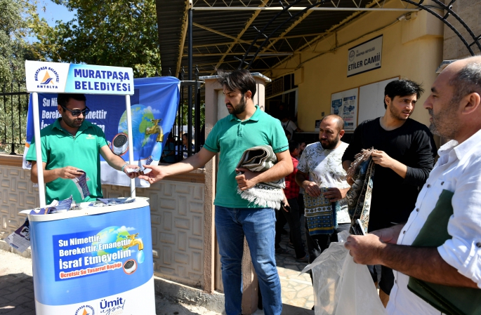 Muratpaşa, perlatör dağıtımına devam ediyor