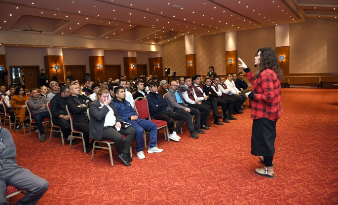 Otel çalışanlarına doğru iletişim eğitimi