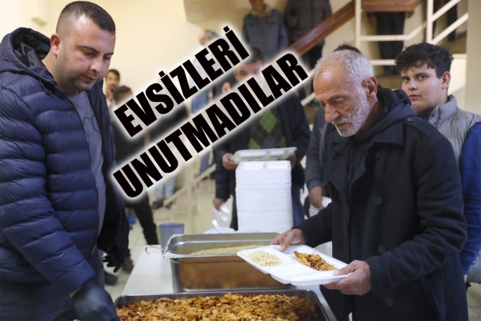 Soğuk havada evsizleri unutmadılar