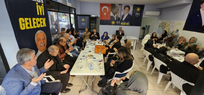 Turgut Bucak lokma dağıttı 