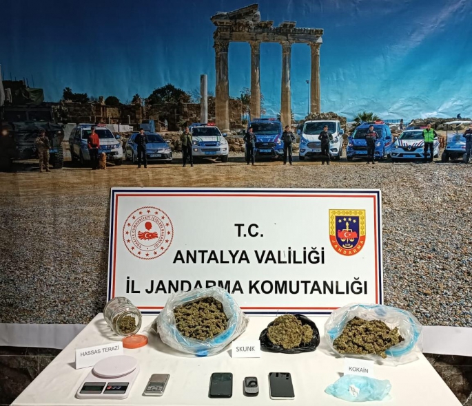 Zehir tacirleri kıskıvrak yakalandı