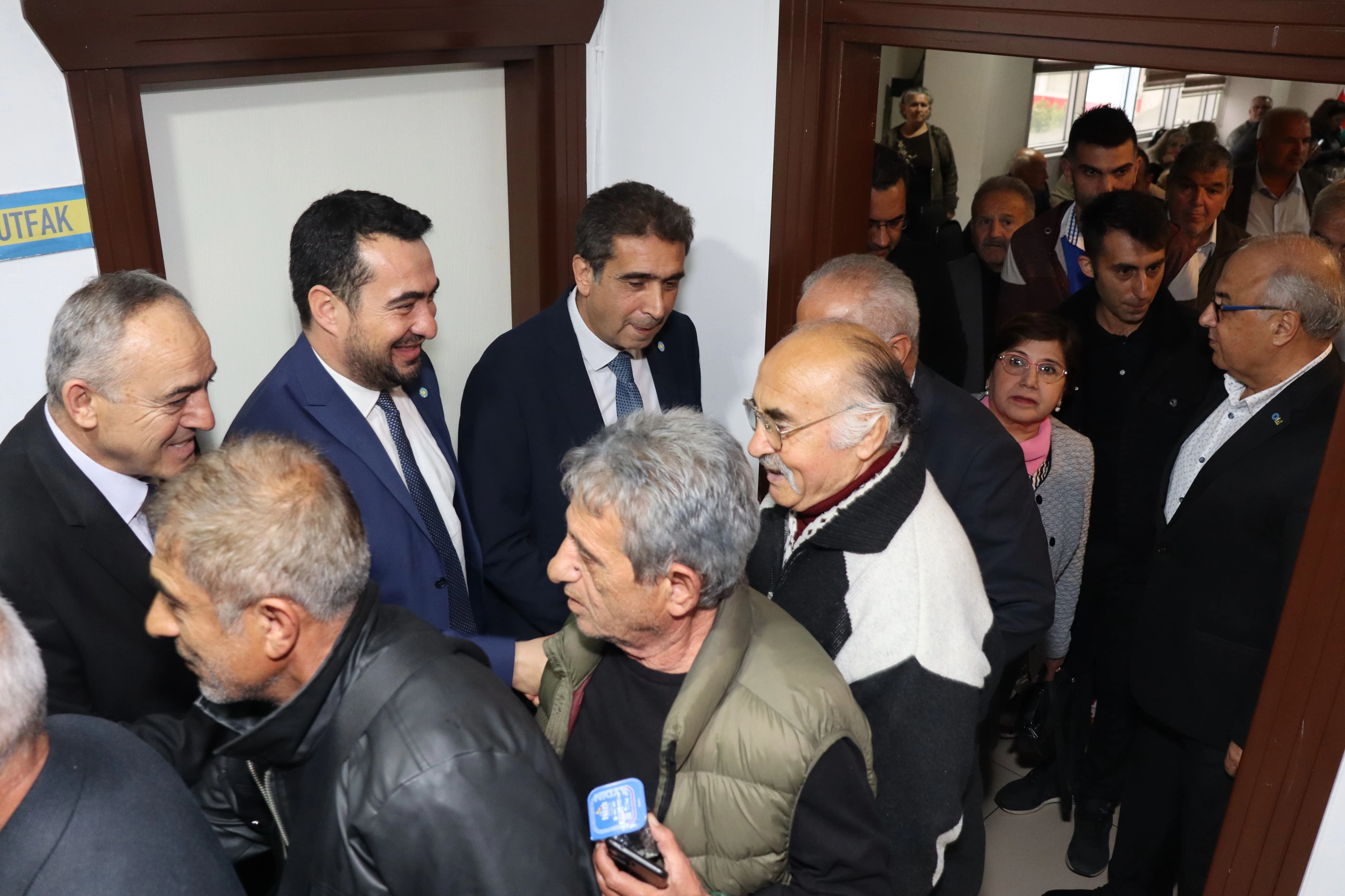 İYİ PARTİ’DE COŞKULU BAYRAMLAŞMA